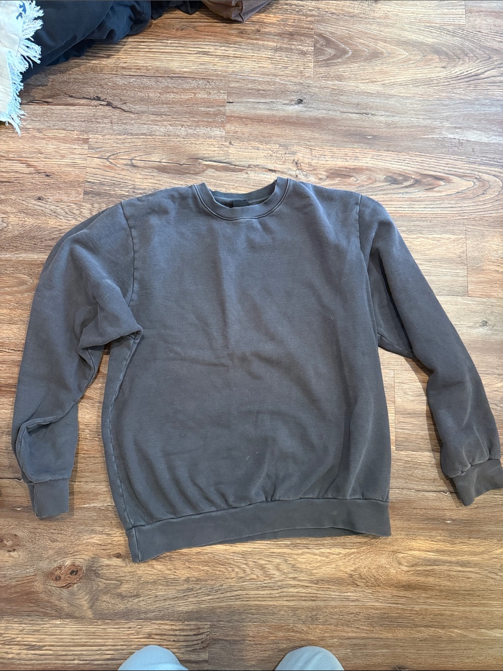 Only Men's Crewneck Sweatshirt in Charcoal Gray